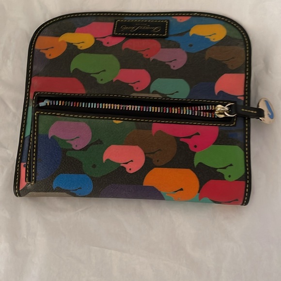 Dooney & Bourke NWOT Multi Colored Ducks Snap Wallet w Blue Duck Rainbow Zipper - Picture 2 of 9